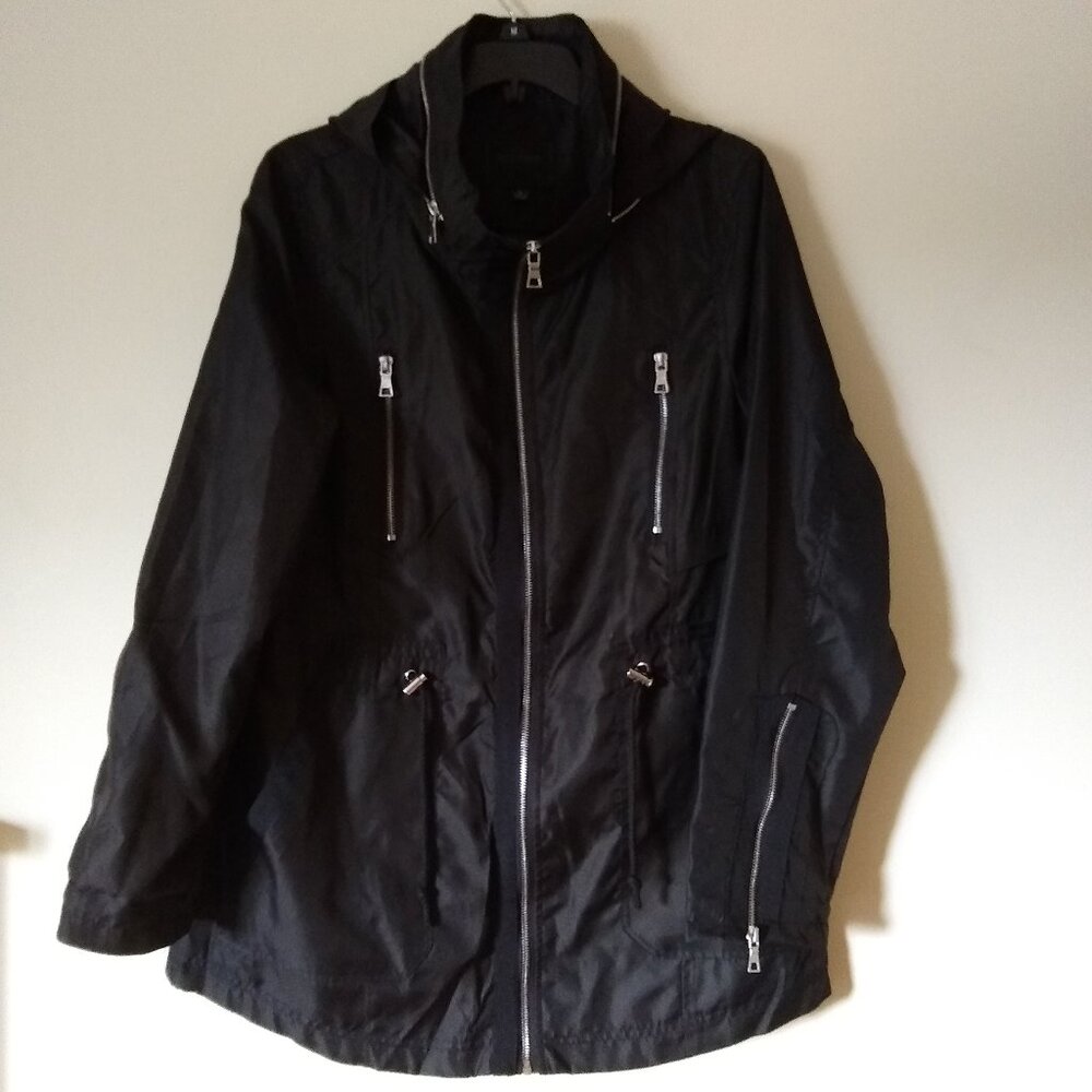 MISS LONDON- BLACK LABEL HOODED LIGHT PARKA. NWOT